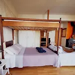 Sweet Home Leo